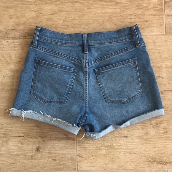 🔥SOLD🔥Madewell High-Rise denim Jean Shorts button front - Picture 4 of 8